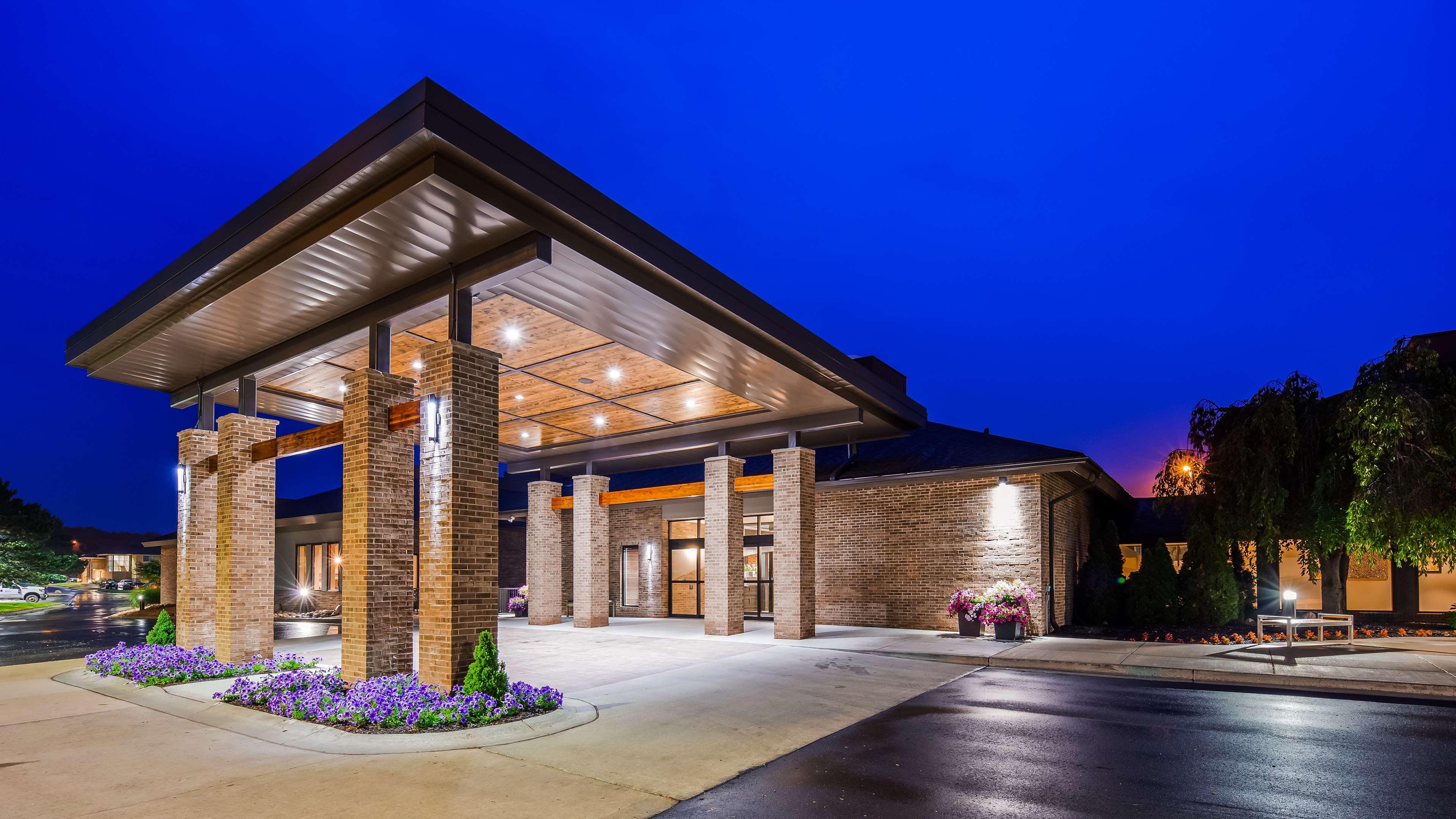 Best Western Okemos/East Lansing Hotel & Suites Bagian luar foto