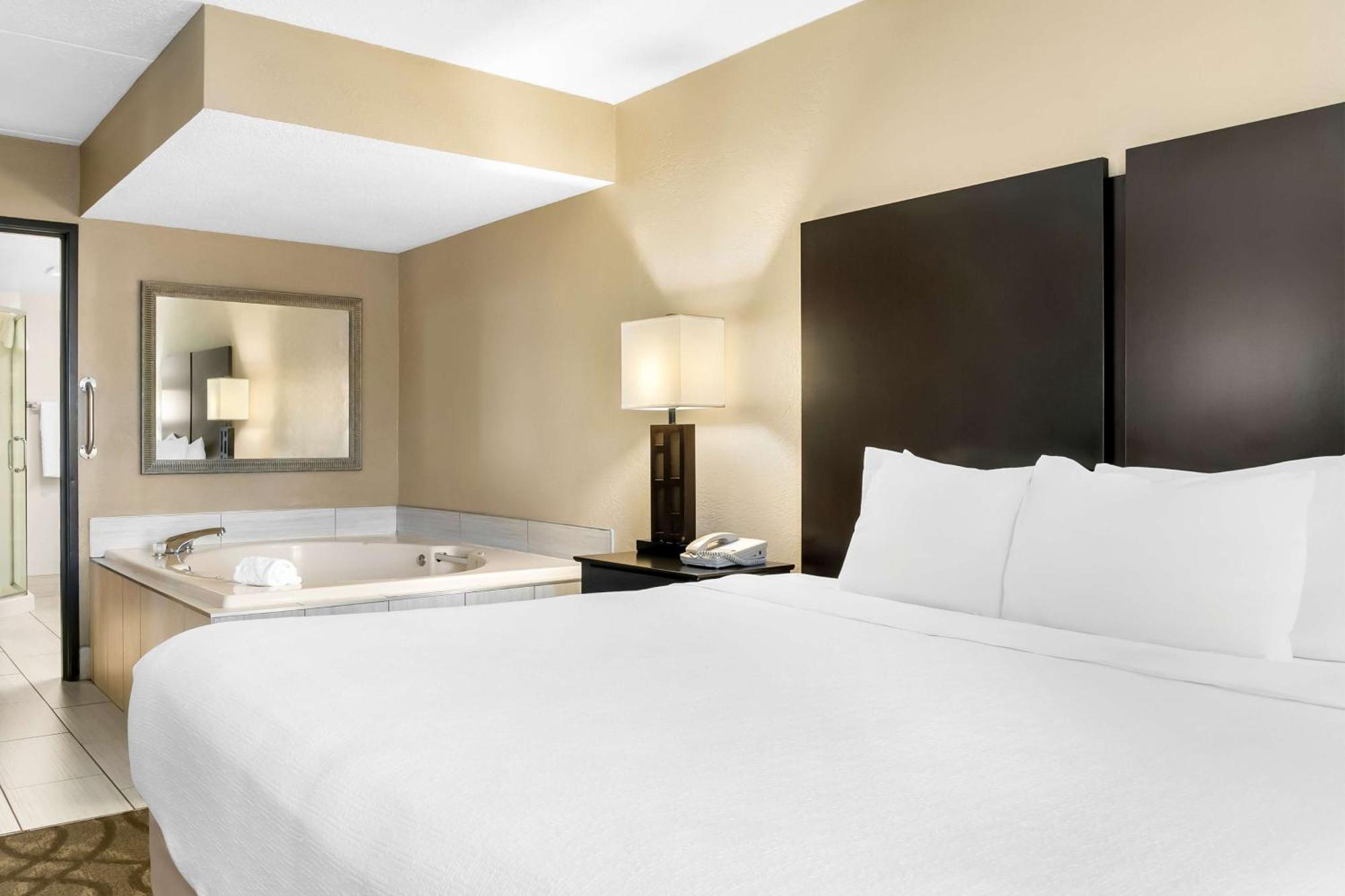 Best Western Okemos/East Lansing Hotel & Suites Bagian luar foto