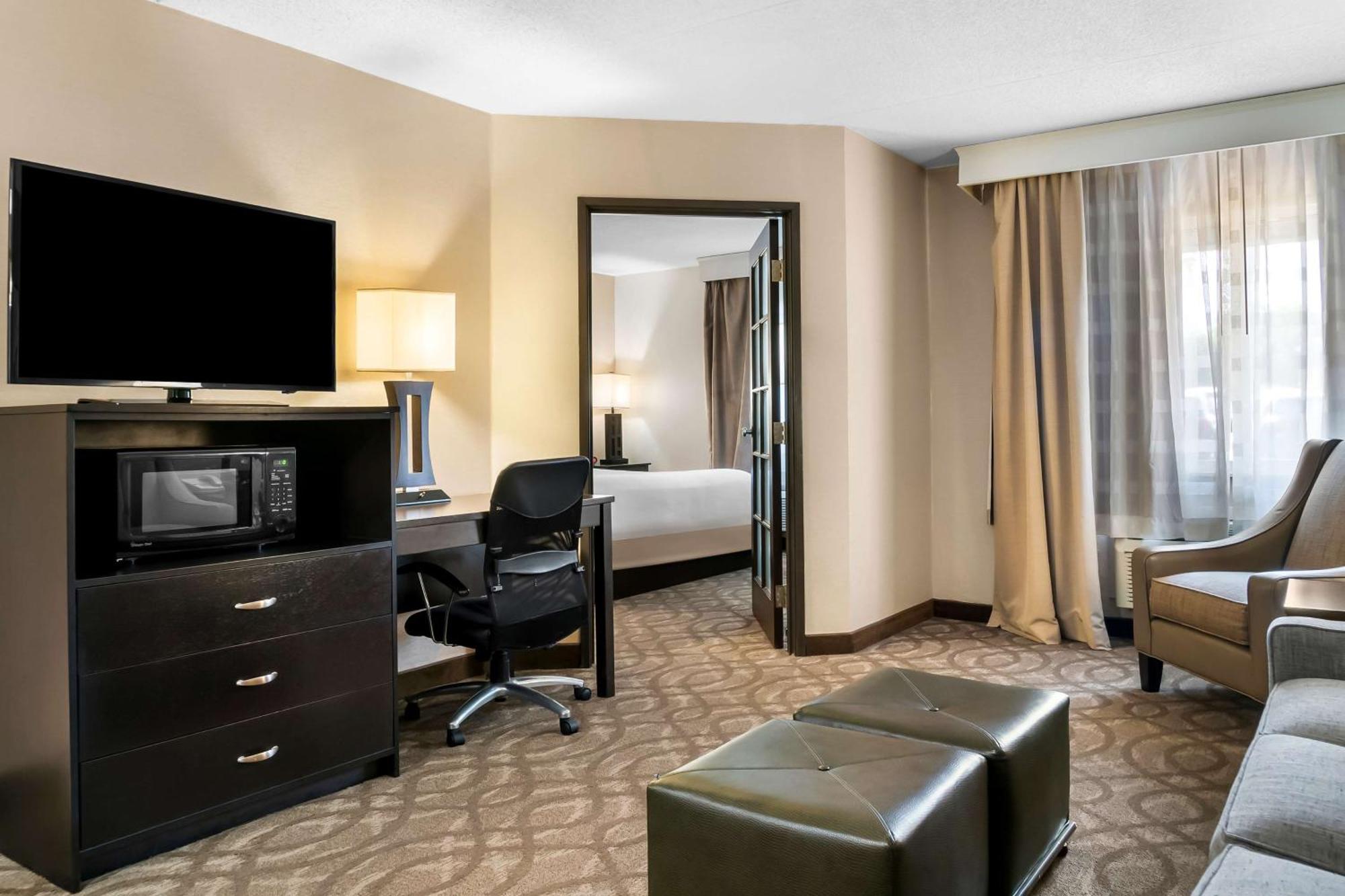 Best Western Okemos/East Lansing Hotel & Suites Bagian luar foto