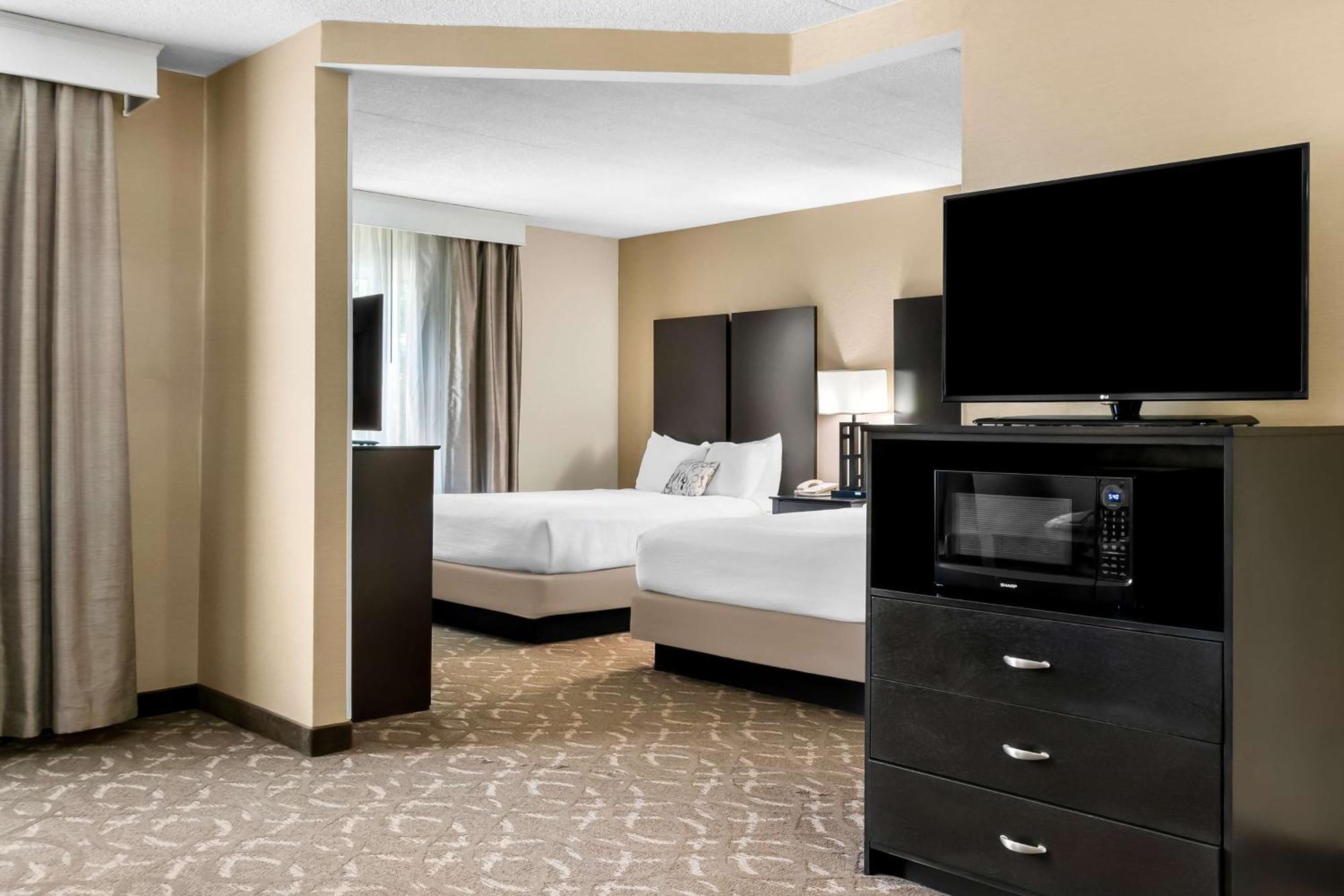 Best Western Okemos/East Lansing Hotel & Suites Bagian luar foto