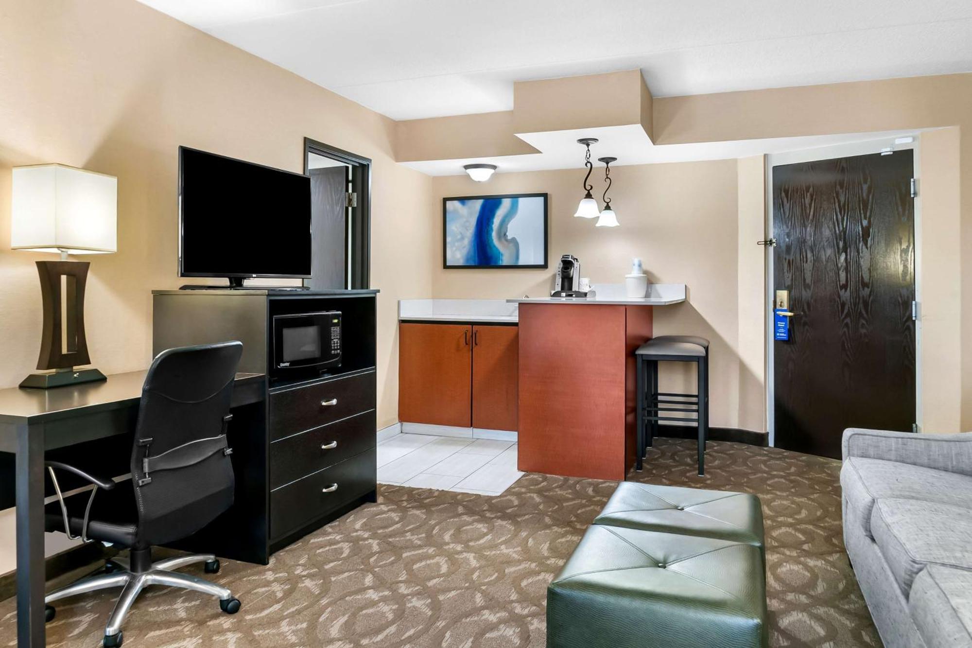Best Western Okemos/East Lansing Hotel & Suites Bagian luar foto