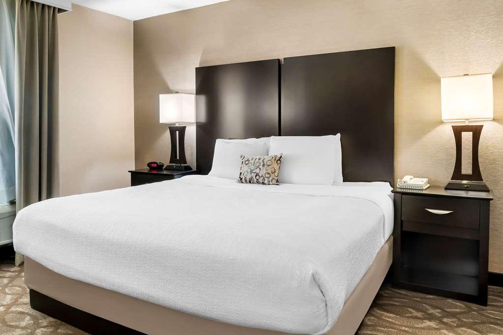 Best Western Okemos/East Lansing Hotel & Suites Ruang foto