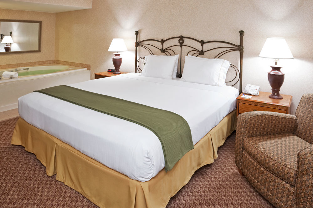 Best Western Okemos/East Lansing Hotel & Suites Bagian luar foto