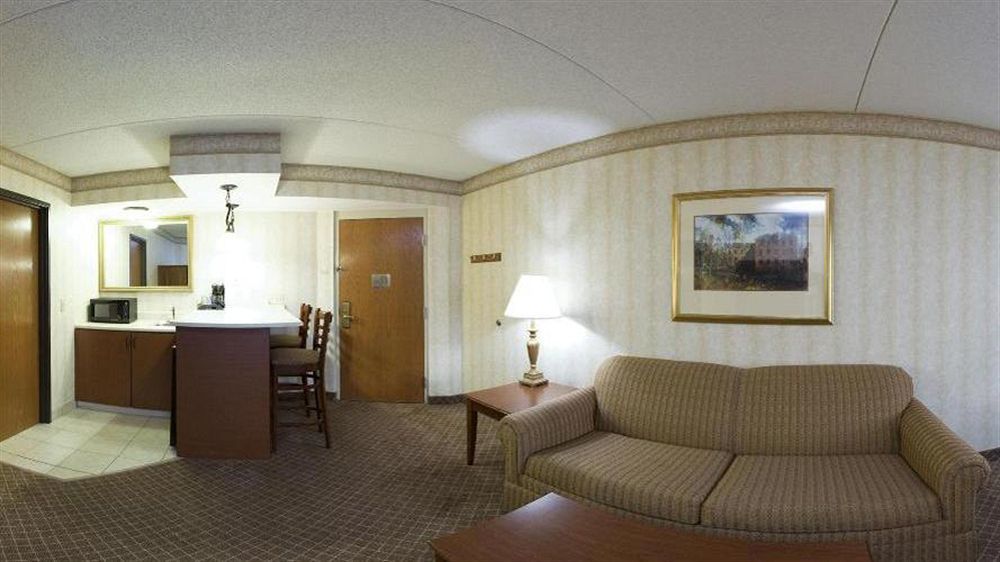 Best Western Okemos/East Lansing Hotel & Suites Bagian luar foto